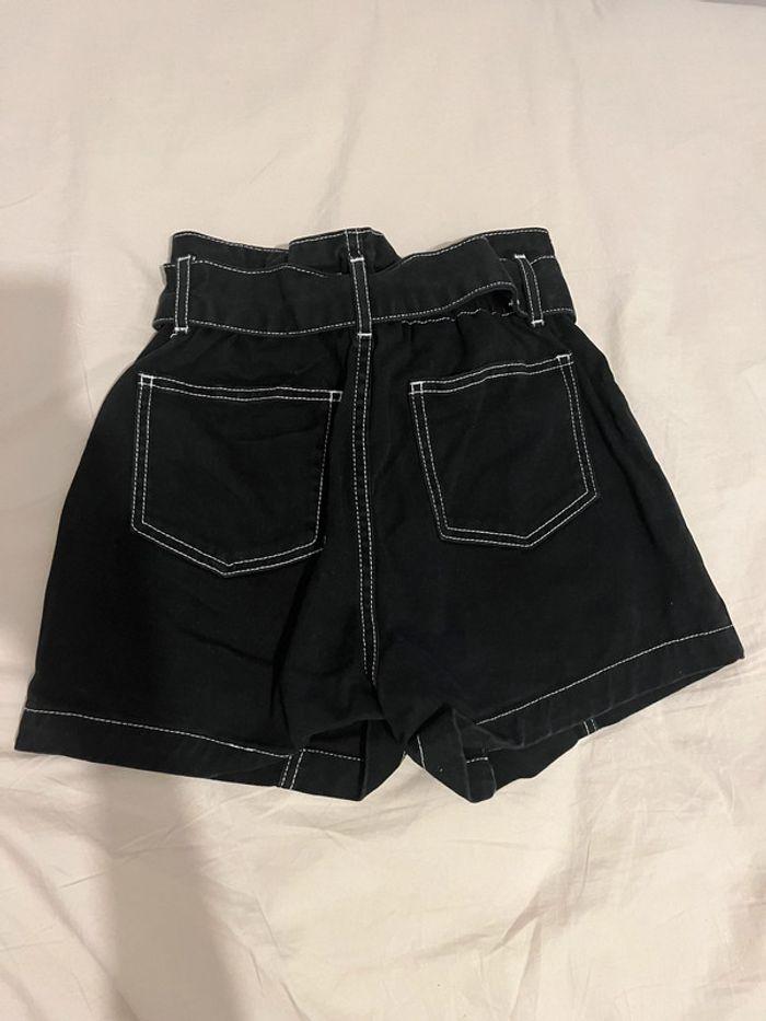 Short avec ceinture noir Primark taille 36 - photo numéro 2