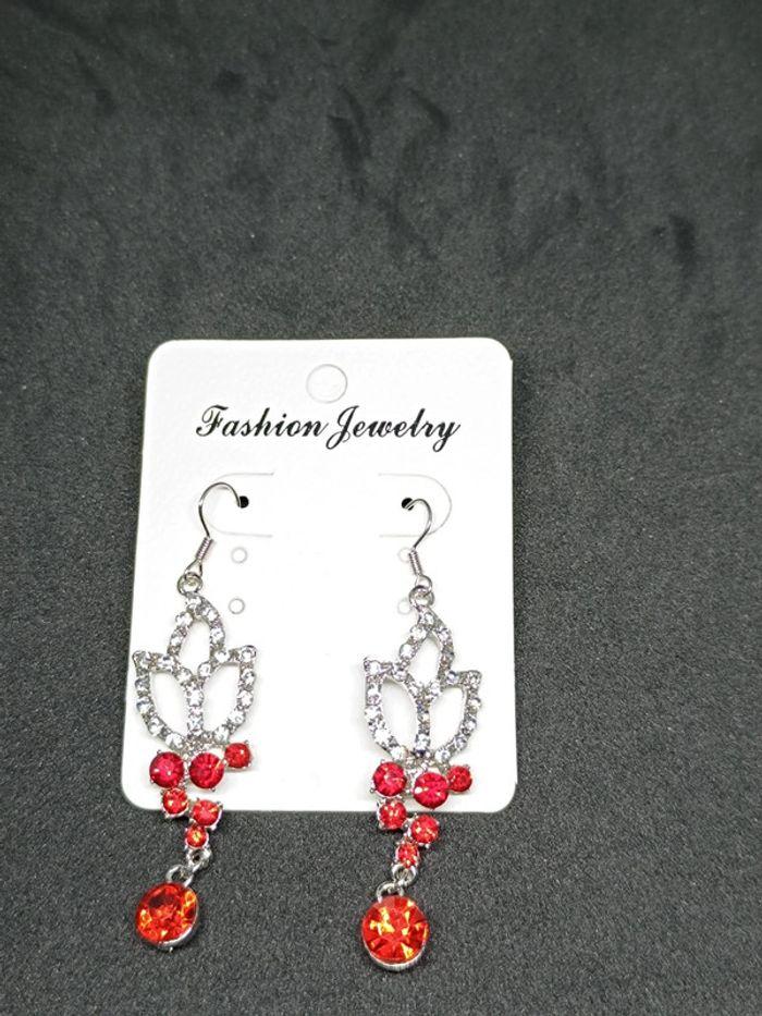 Boucles d'oreilles neuves