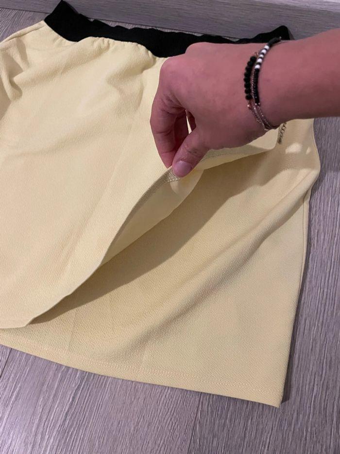 Jupe tulipe portefeuille jaune clair et noir taille élastique Naf Naf taille 38 - photo numéro 2