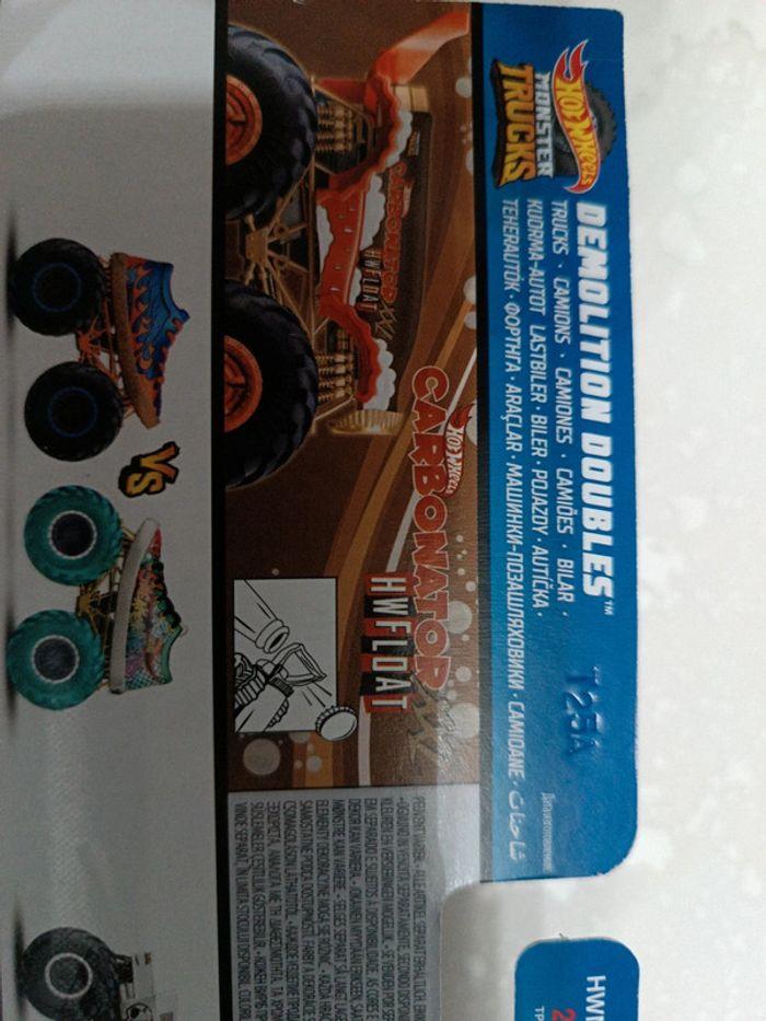 Monster truck hot Wheels neuf, 1/64, "Carbonator XXL " et " 1 Bad Scoop " - photo numéro 6