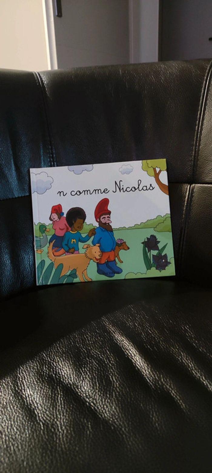 n comme Nicolas - photo numéro 1