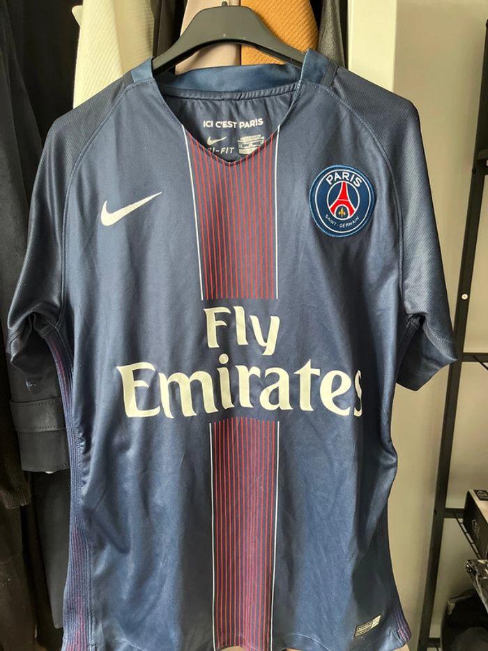 Tee shirt de foot nike PSG - photo numéro 1