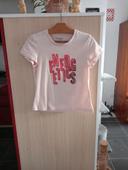 Tee.shirt abricot taille 12ans