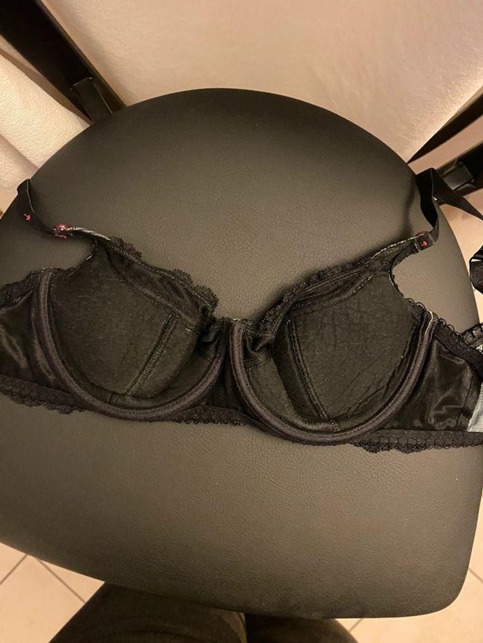 Soutien gorge gris et noir - photo numéro 6