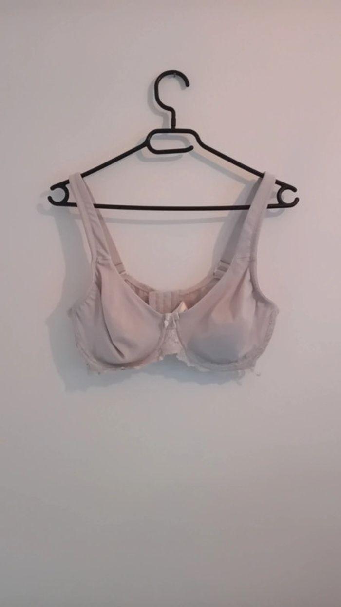 Soutien gorge - photo numéro 1