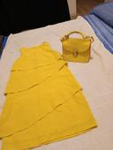 Petite robe jaune femme plus sac à main