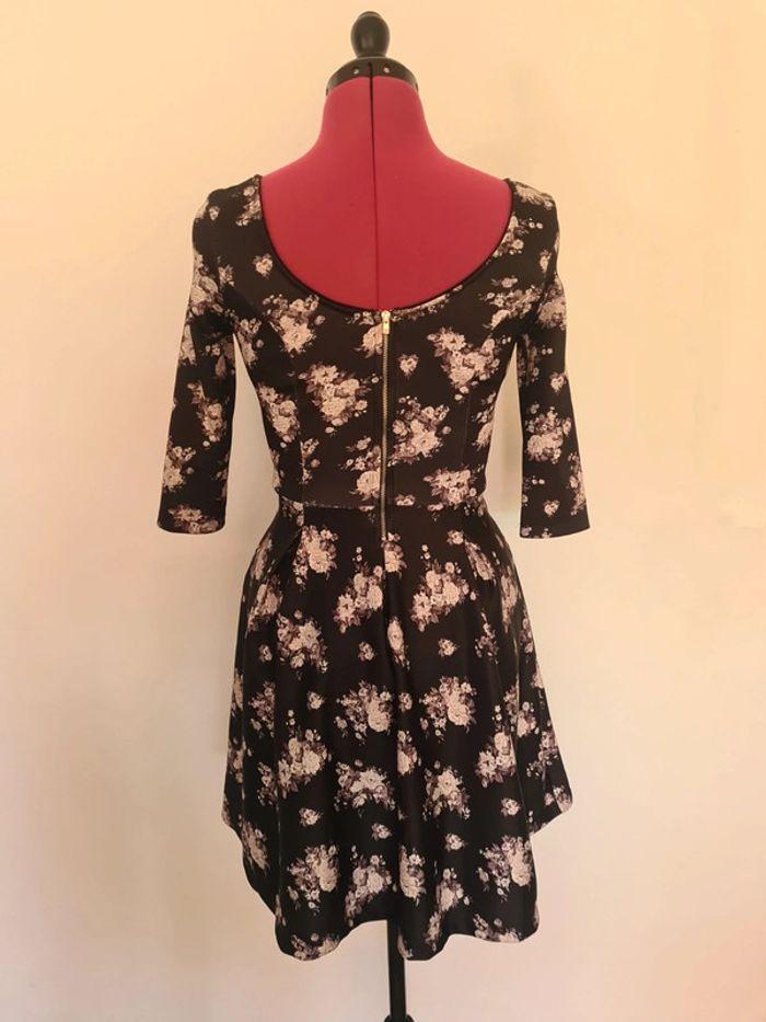 Robe noire fleuri vintage S - photo numéro 4