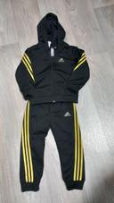 Ensemble adidas