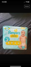 Couches Pampers