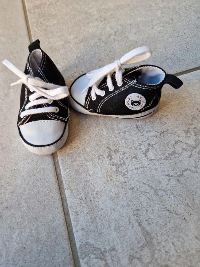 Chaussures bébé taille 18/19 - photo numéro 2