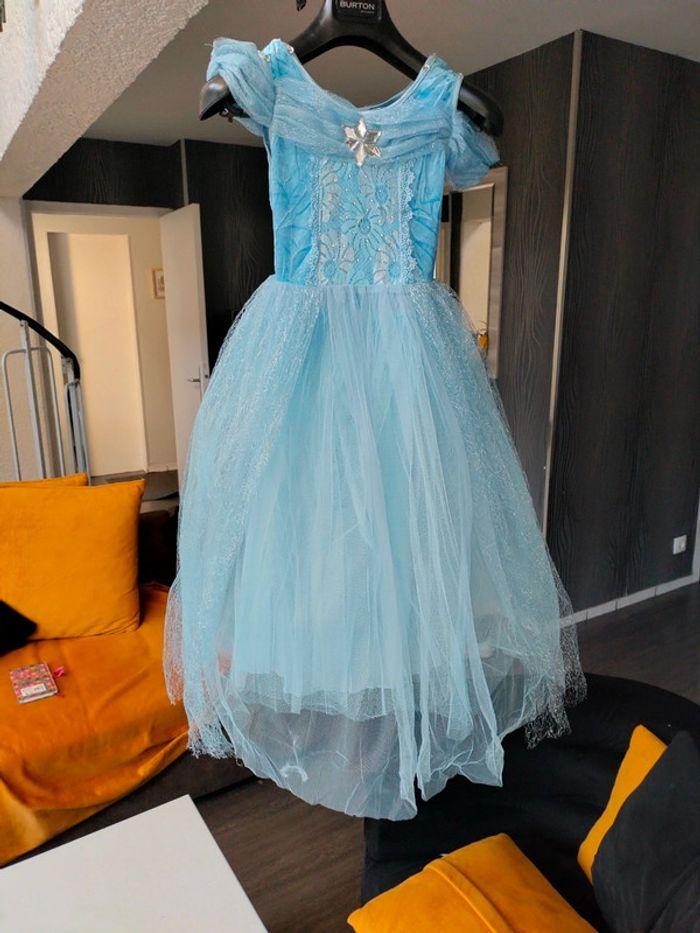 Robe de princesse bleu bouffante neuve T 140 - photo numéro 5