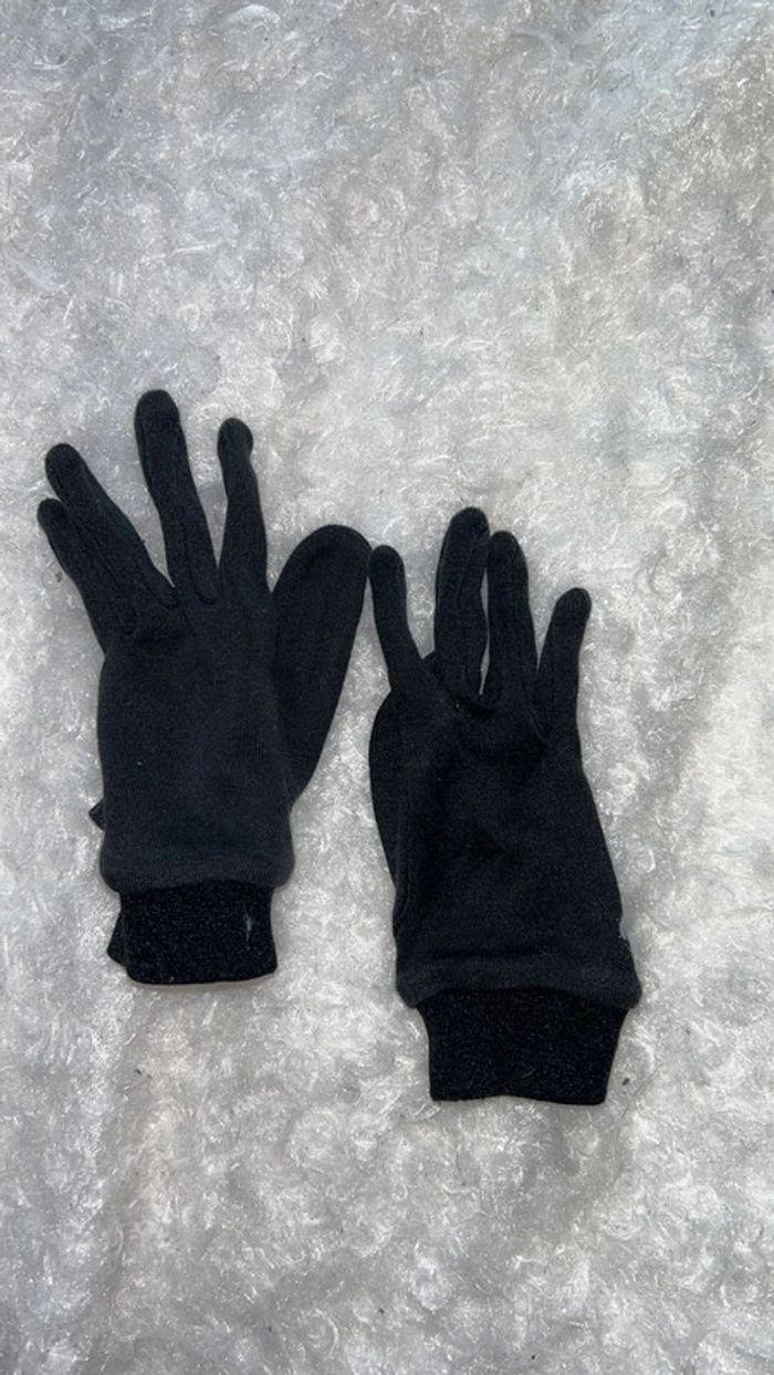 Sous gants noirs 4 ans - photo numéro 2