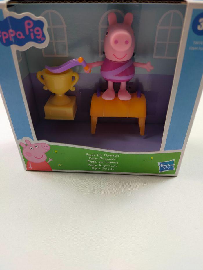 FIGURINE PEPPA PIG GYMNASTE NEUF JAMAIS OUVERT - photo numéro 2