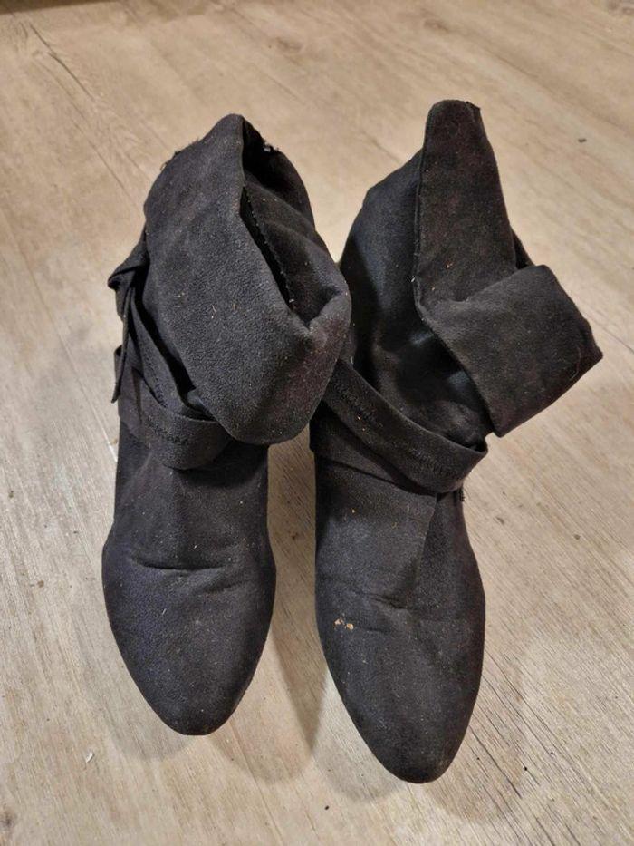 Bottines noires avec boucle taille 39 - photo numéro 1