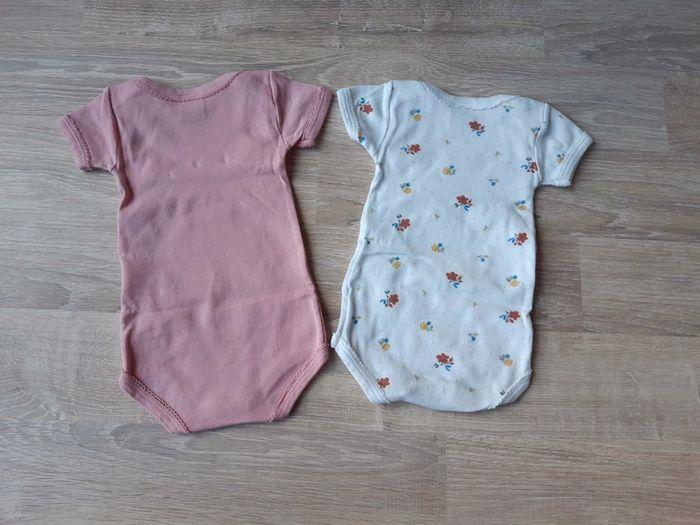 Lot 2 bodies manches courtes petit bateau 3 mois - photo numéro 2