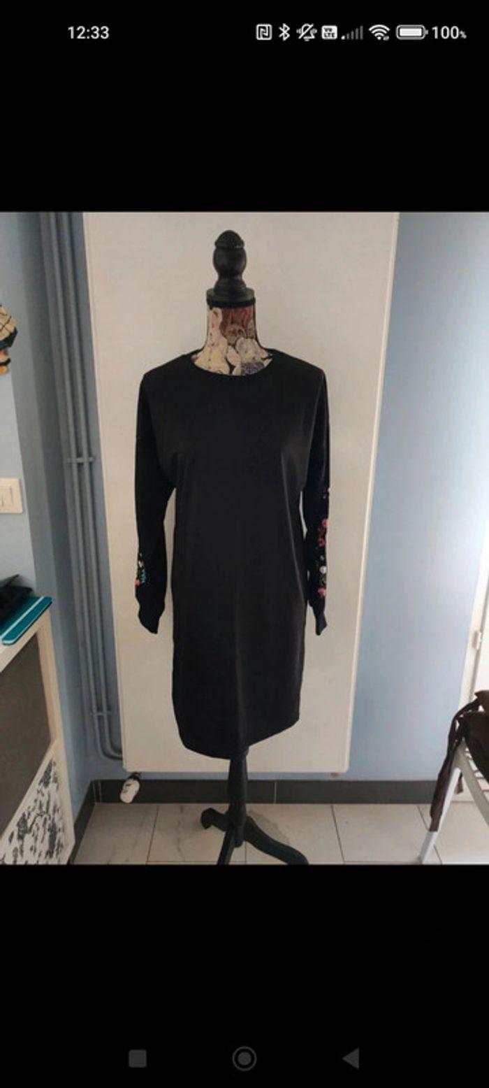 Robe pull Brodé taille xl - photo numéro 1