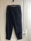 Pantalon jogging marine umbro taille 162 14 ans