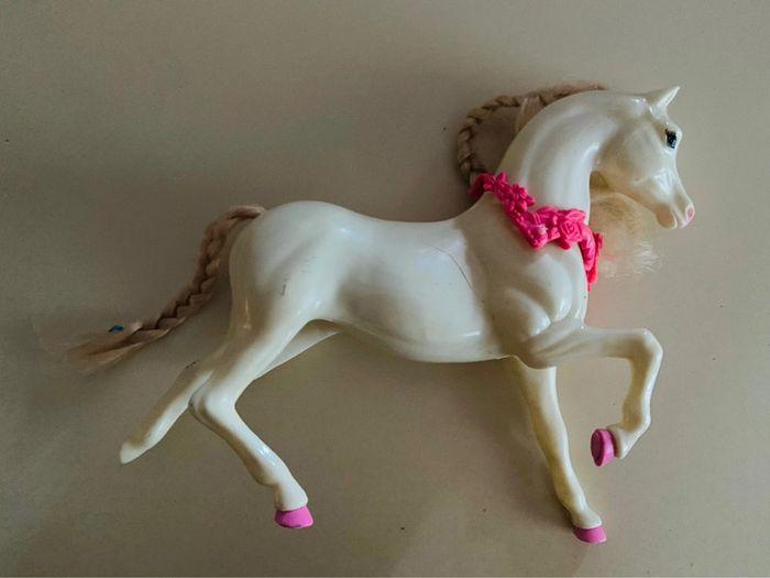 Cheval de Barbie - photo numéro 2