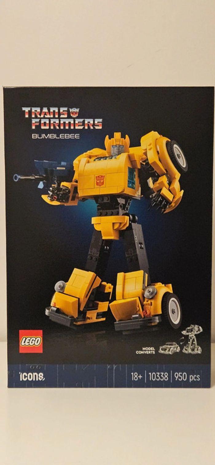 Lego Icons 10338 Transformers Bumblebee - photo numéro 4