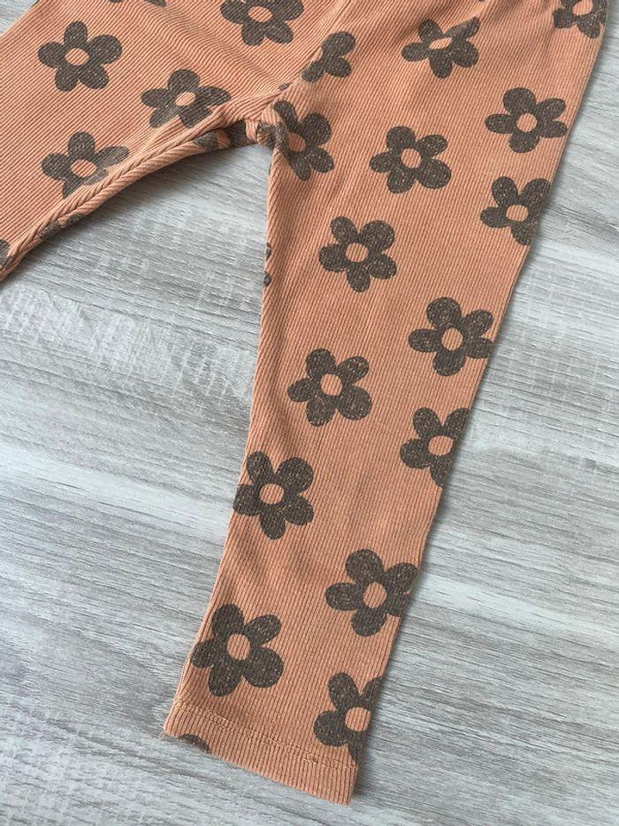 Legging marron/beige à fleurs noires zara bb 18-24 mois - photo numéro 2