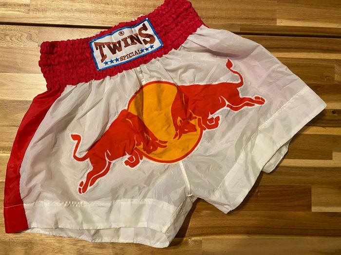 Short de boxe Muay Thaï Kick Boxing Twins Red Bull - taille XL - photo numéro 2