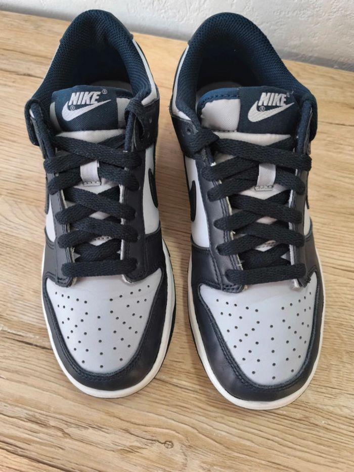 Baskets Nike dunk low georgetown pointure 38 comme neuves avec boîte d'origine - photo numéro 3