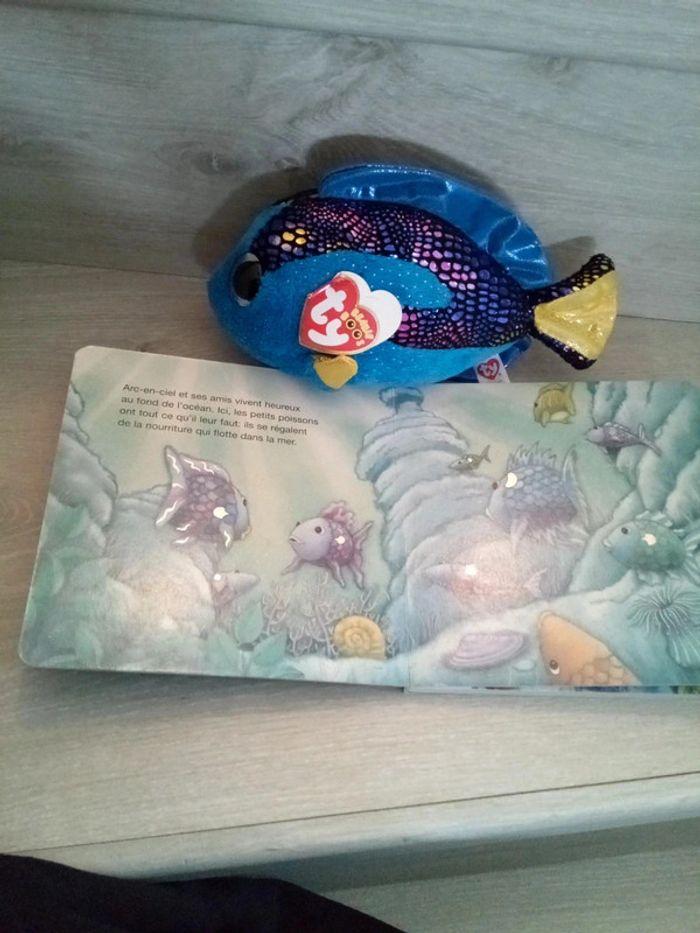 Livre Arc en ciel+ peluche poisson - photo numéro 2