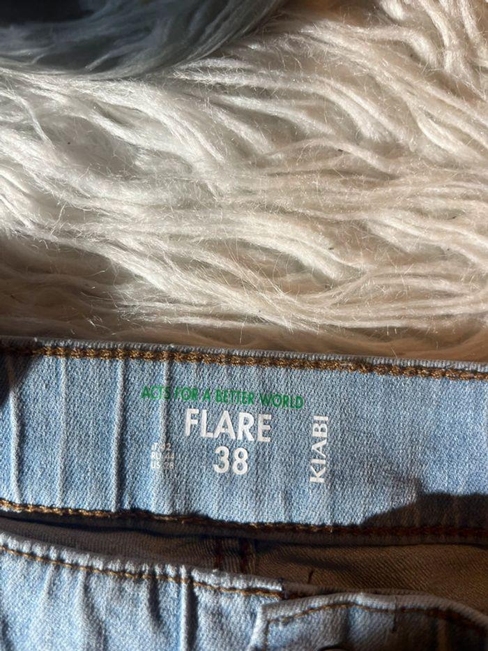 Jeans Kiabi pattes d’éléphant taille 38 - photo numéro 4