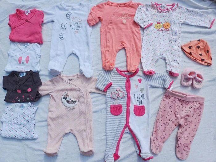 Lot de vêtements taille naissance - photo numéro 1