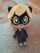 Porte cle peluche chat noir miraculous