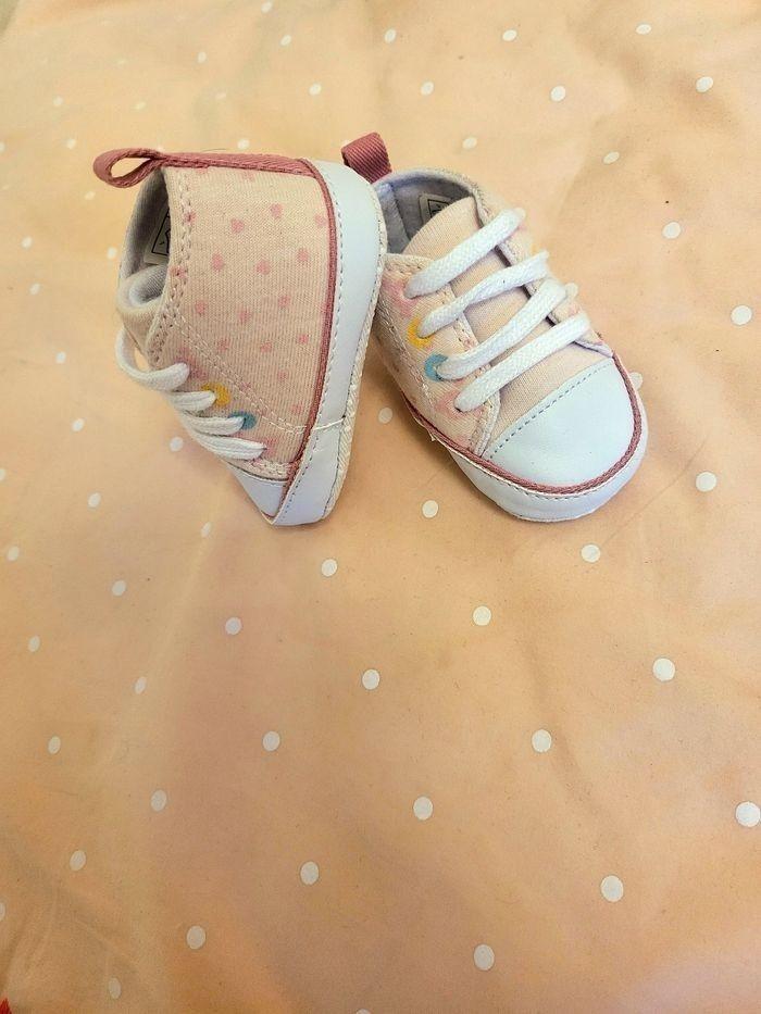 Lot chaussures bébé fille 0-3 mois - photo numéro 2