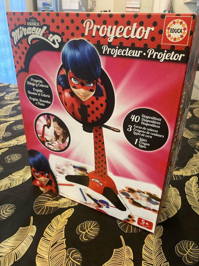 Miraculous Ladybug. Projecteur a dessins - photo numéro 3