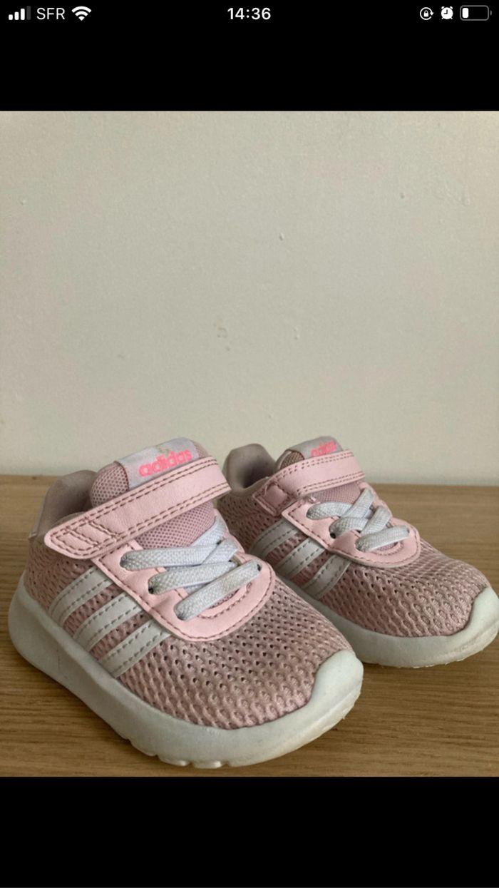 Chaussure Adidas bébé - photo numéro 1