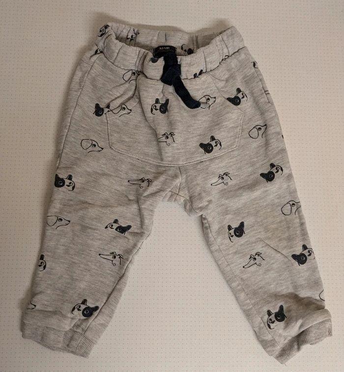 Pantalon jogging gris motif chien Taille 18 mois kiabi - photo numéro 1