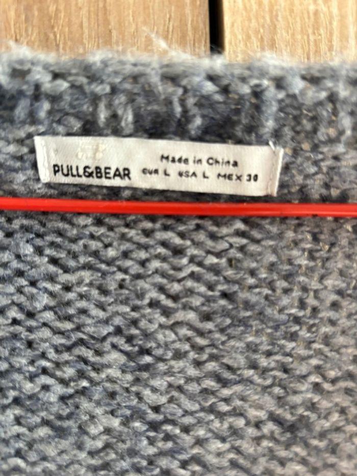 Pull col V bleu Pull&Bear taille L - photo numéro 2