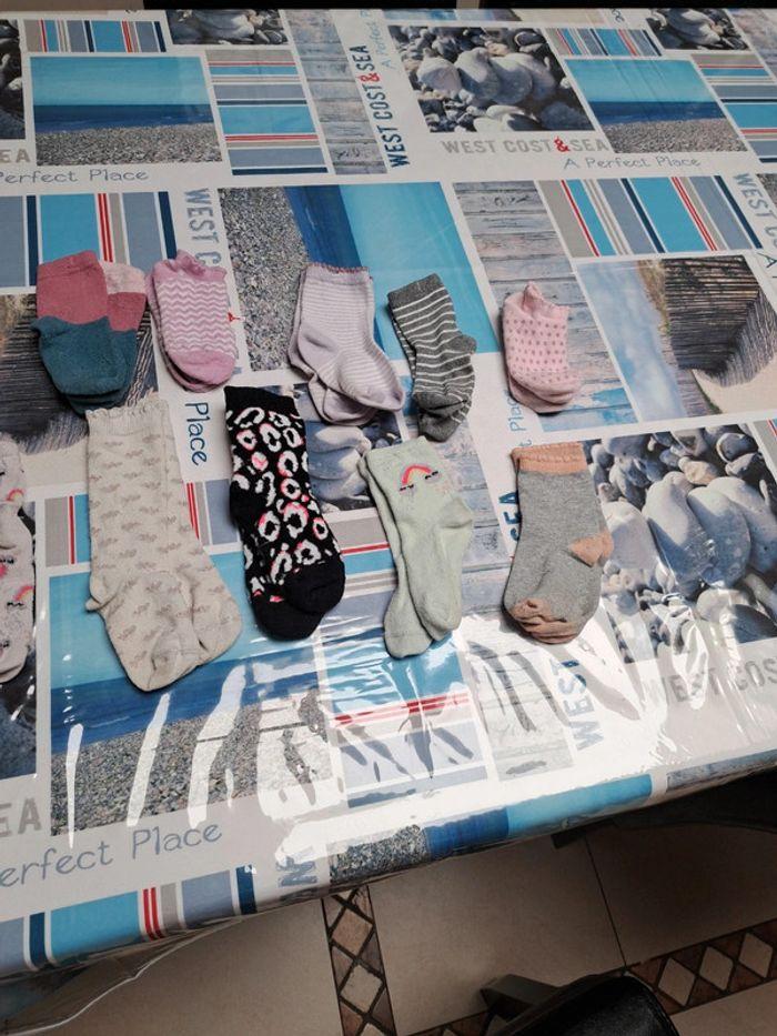 11 paires de chaussettes filles taille 23-26 - photo numéro 3