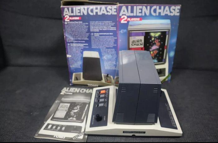 jeux vide tomy alien Chase rare - photo numéro 2