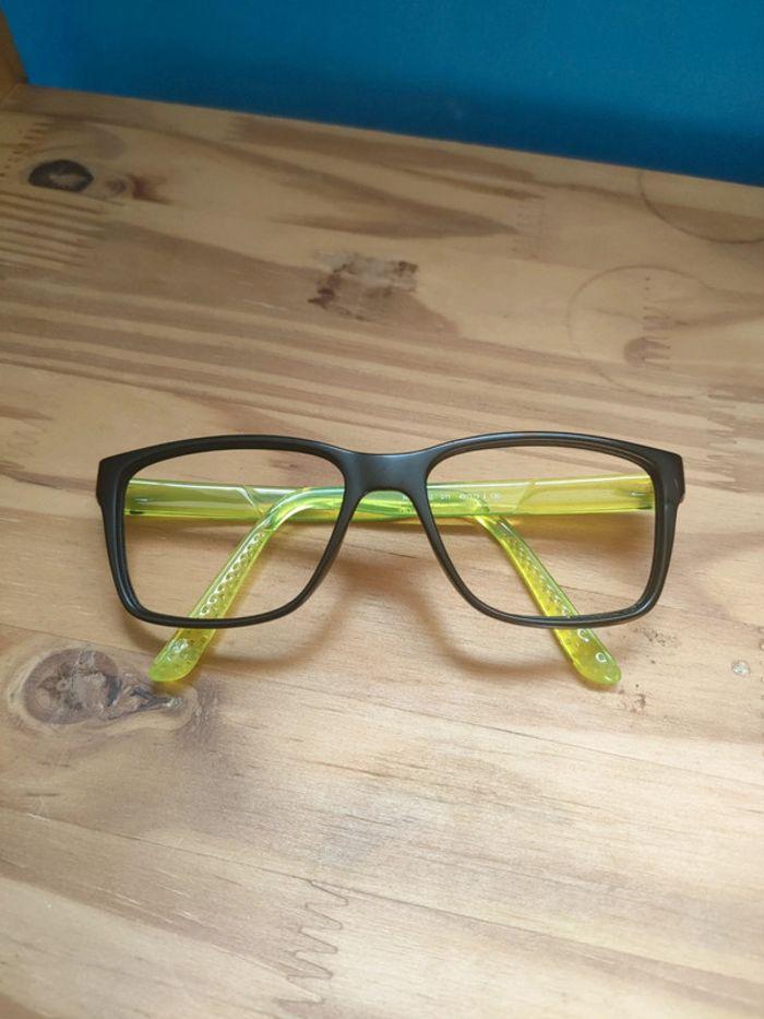 Lunettes enfant Nike noire et jaune fluo monture plastique - photo numéro 2