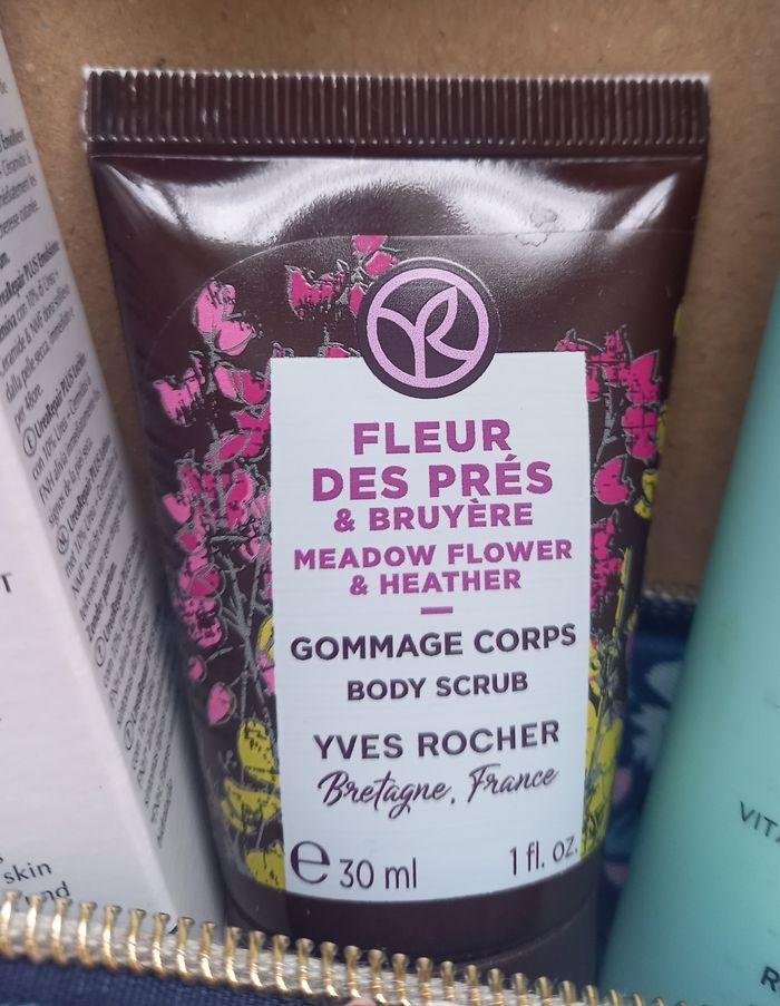 Coffret produits d hygiène et de beauté 1 - photo numéro 3