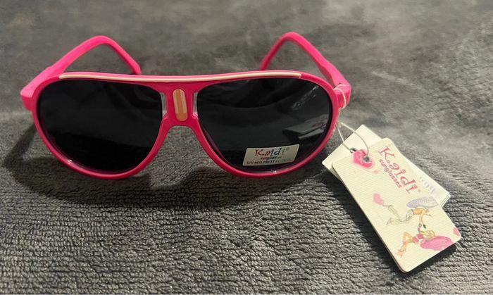 Lunette de soleil enfant fille rose fluo neuve et étiqueté - photo numéro 2