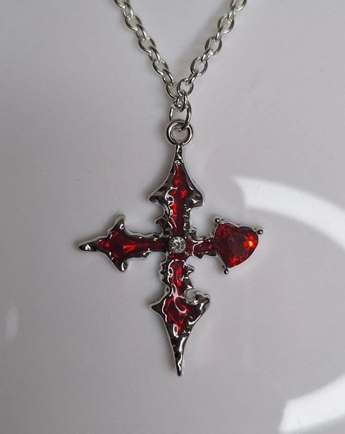 Collier croix rouge - photo numéro 2