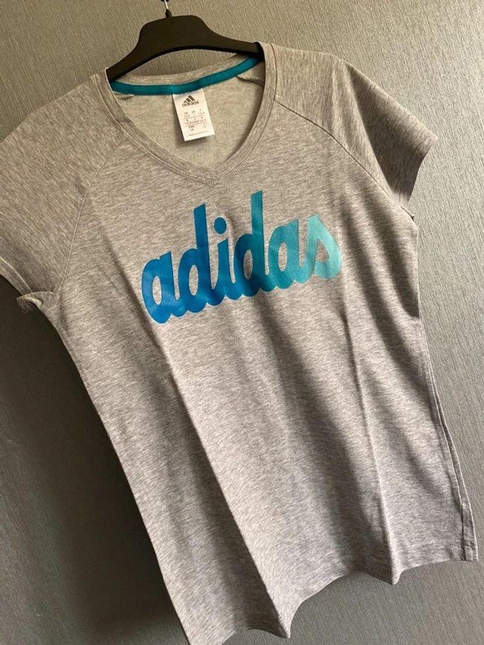 T-shirt gris manches courtes • Taille S • Adidas - photo numéro 1