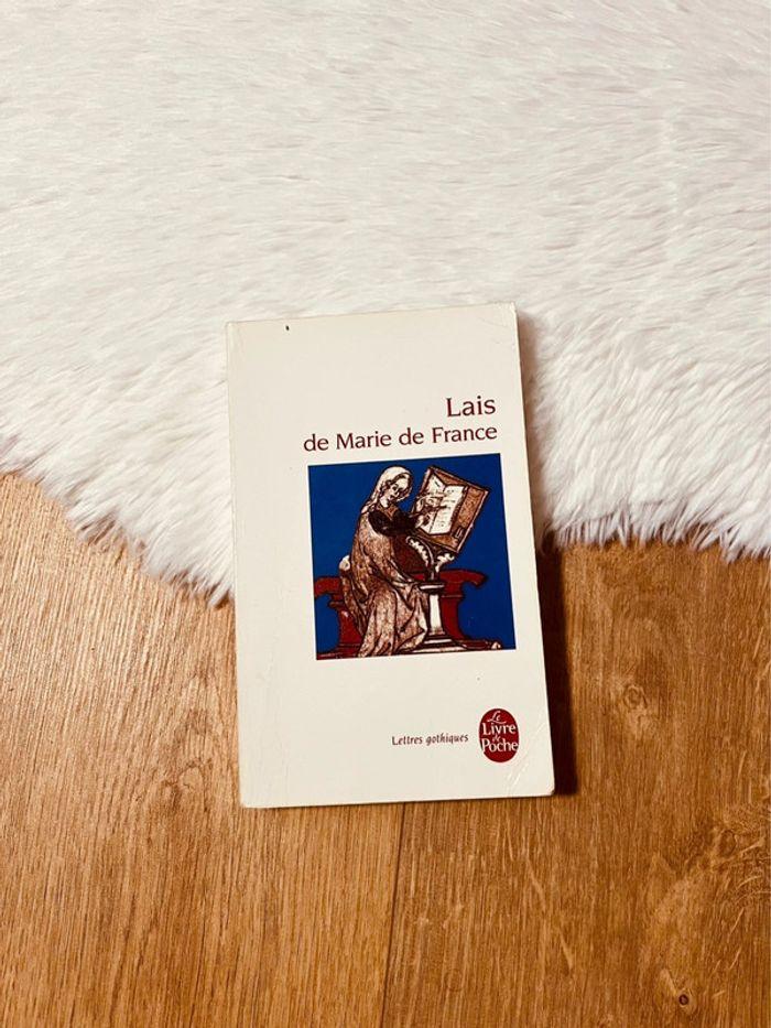 Livre Lais de Marie de France - photo numéro 1