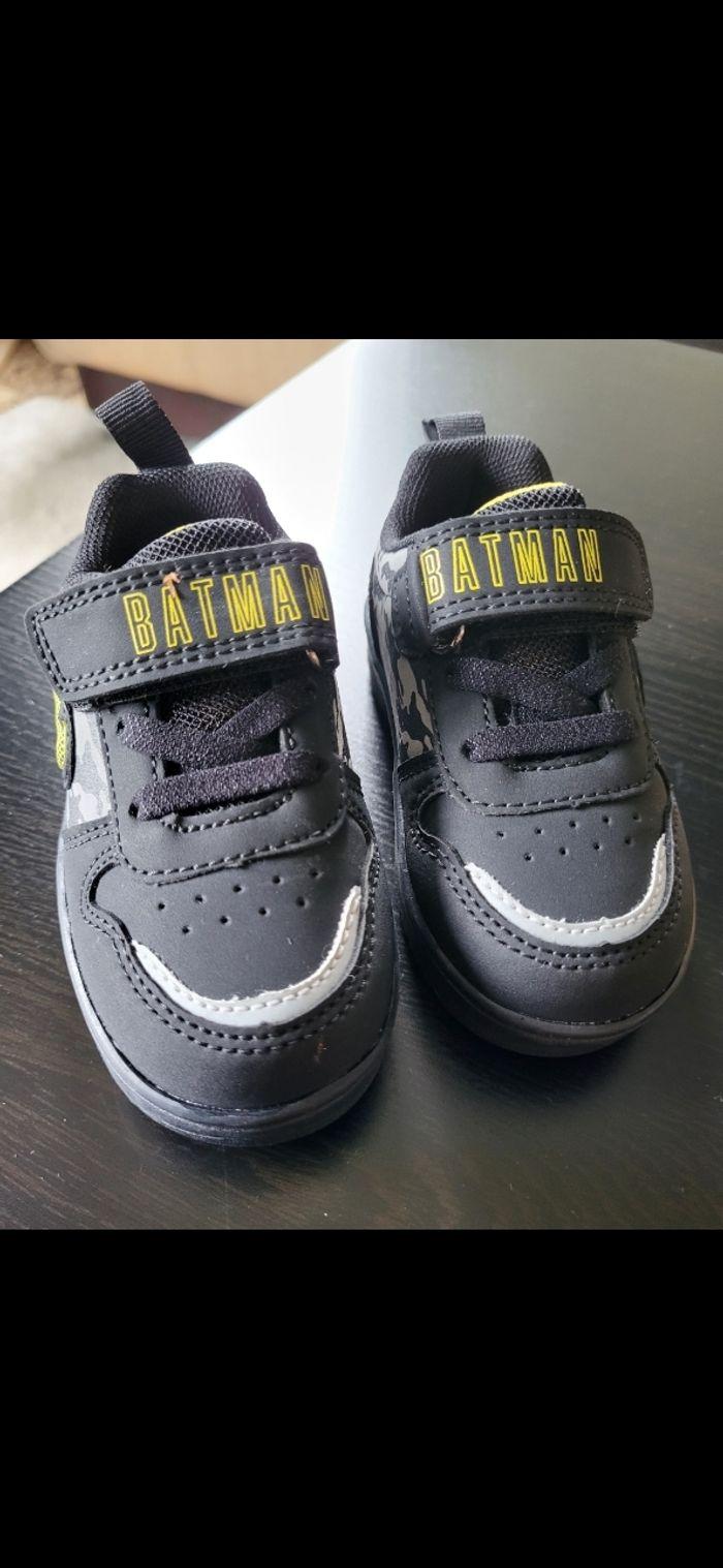 Chaussures Batman taille 20/21 - photo numéro 1