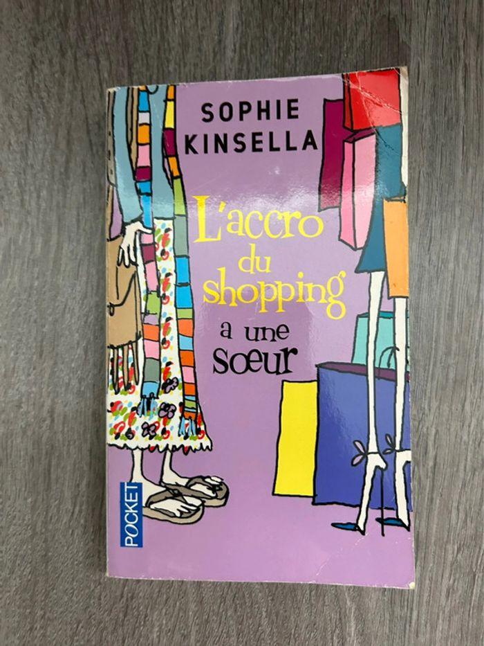 L accro du shopping à une soeur - photo numéro 1