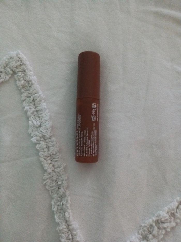 Rouge à lèvres crème mat Nyx Smooth Whip - photo numéro 2