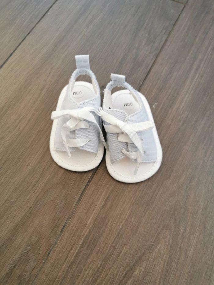 Chaussures bébé fille été-taille 0/3mois - photo numéro 1