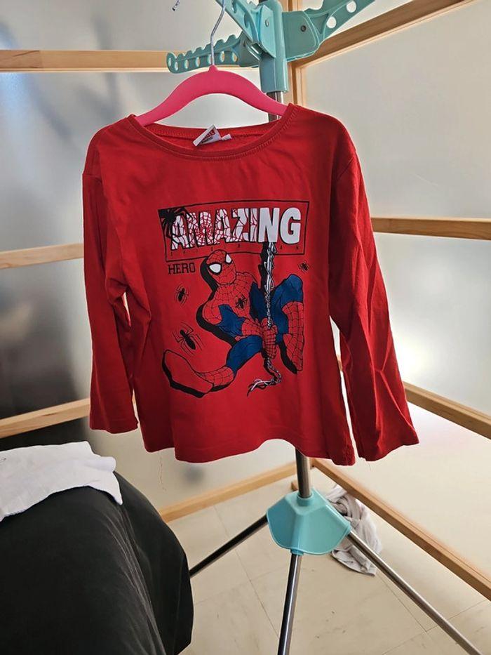 Tee shirt spider man