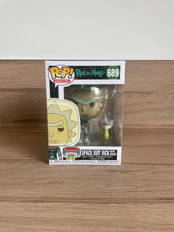 Figurine Pop Rick et Morty : Space Suit Rick (With Snake) 689 - photo numéro 1