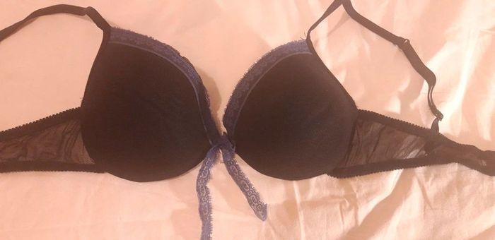 Soutien gorge noir avec liseré bleu T90C - photo numéro 2